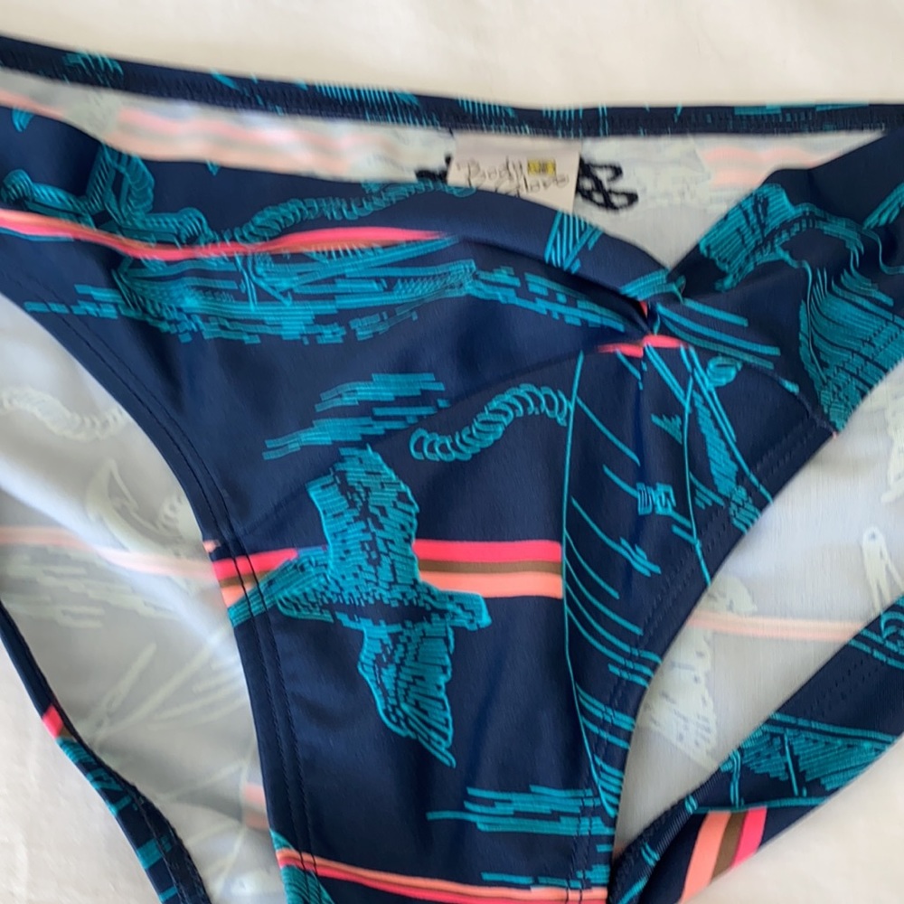 Swimsuit - Picture 3 of 4